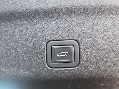 Used 2023 GMC Yukon SLT image 24