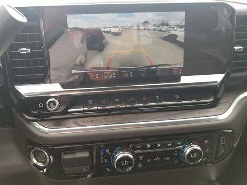 New 2025 GMC Sierra 2500 SLT w/ SLT Premium Package image 17