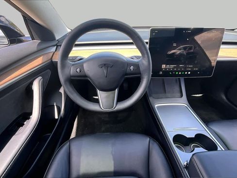 Used 2022 Tesla Model 3 Standard Range RWD image 5