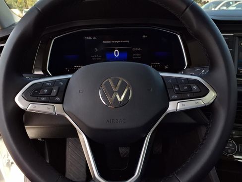 Certified 2022 Volkswagen Jetta SE image 15