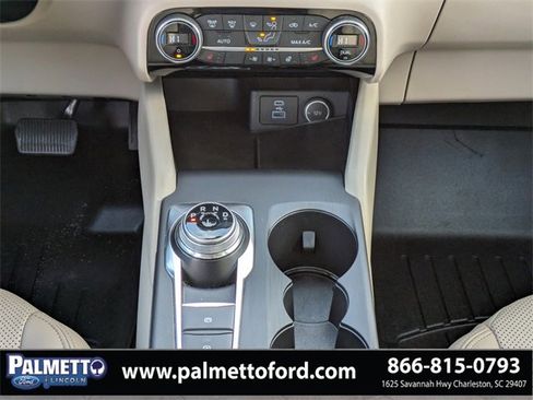 Used 2021 Ford Escape Titanium image 19