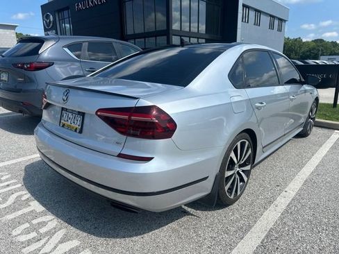 Used 2018 Volkswagen Passat GT FWD image 4