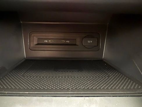 Used 2021 Volkswagen Atlas SE image 26