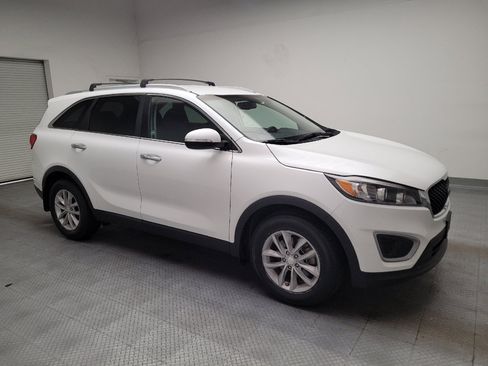 Used 2018 Kia Sorento FWD image 11
