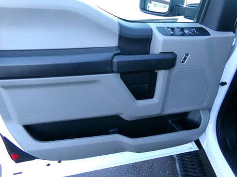 Used 2019 Ford F250 XL w/ Power Equipment Group image 9