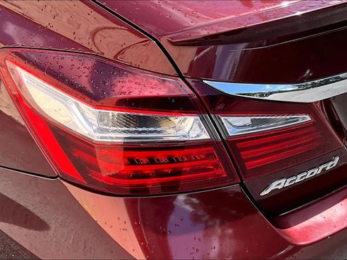 Used 2017 Honda Accord EX-L image 27