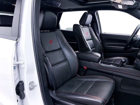 Used 2025 Dodge Durango GT AWD/4WD image 38