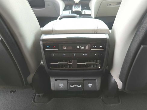 Used 2023 Acura MDX SH-AWD w/ Advance Package image 28
