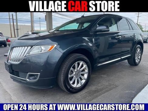 Used 2013 Lincoln MKX FWD image 1