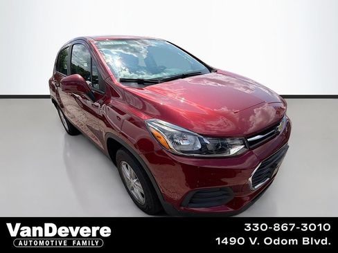 Used 2021 Chevrolet Trax LS AWD/4WD image 1