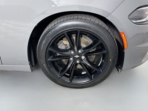Used 2018 Dodge Charger SXT w/ Blacktop Package RWD image 32
