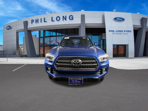 Used 2017 Toyota Tacoma TRD Off-Road w/ Tow Package RWD image 8