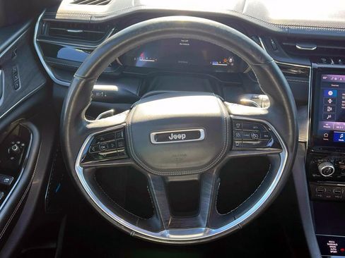 Used 2022 Jeep Grand Cherokee Overland w/ Luxury Tech Group IV image 13