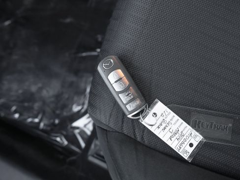 Used 2014 MAZDA MAZDA3 i Sport image 40