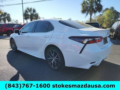 Used 2024 Toyota Camry SE image 9