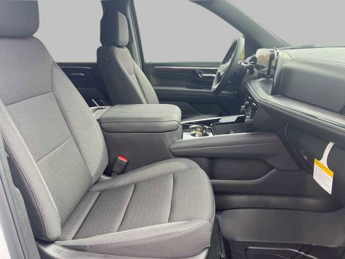 New 2026 Chevrolet Suburban LS RWD image 8