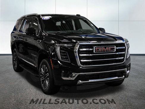 Used 2025 GMC Yukon Elevation AWD/4WD image 11