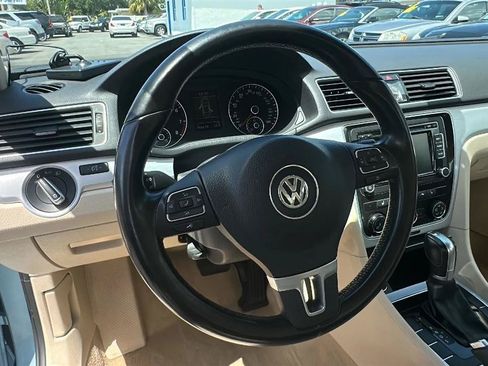 Used 2013 Volkswagen Passat 2.5 SE FWD image 40