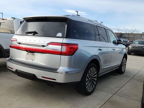 Used 2019 Lincoln Navigator Reserve image 3