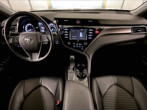 Used 2020 Toyota Camry SE w/ Convenience Package image 14