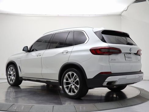 Used 2021 BMW X5 xDrive45e w/ Parking Assistance Package image 3