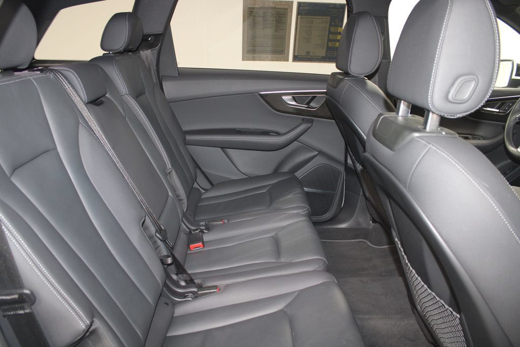 Used 2025 Audi Q7 3.0T Premium Plus AWD/4WD image 29