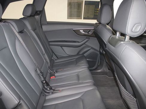 Used 2025 Audi Q7 3.0T Premium Plus AWD/4WD image 29