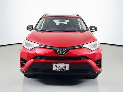 Used 2016 Toyota RAV4 LE AWD/4WD image 2