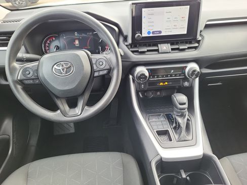 Used 2025 Toyota RAV4 XLE image 9