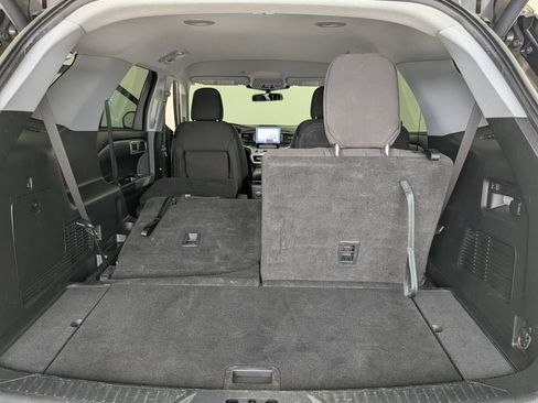 Used 2021 Ford Explorer XLT RWD image 26