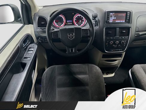 Used 2019 Dodge Grand Caravan SE FWD image 22