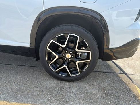 New 2026 Chevrolet Traverse High Country w/ LPO, Floor Liner Package image 34