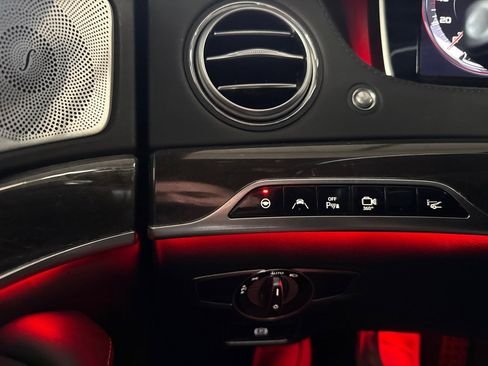 Used 2015 Mercedes-Benz S 63 AMG 4MATIC Sedan image 33