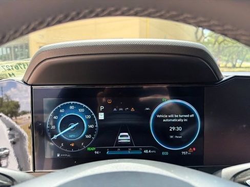 New 2025 Hyundai Elantra SEL FWD image 9
