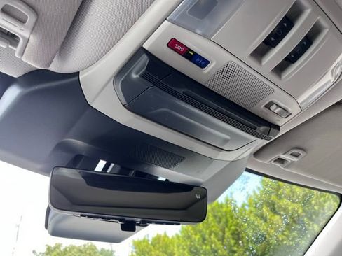 Used 2023 Subaru Ascent Touring AWD/4WD image 16