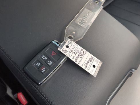 New 2025 Land Rover Range Rover Sport SE image 36