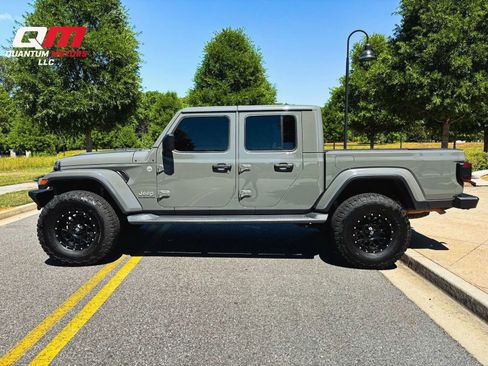 Used 2021 Jeep Gladiator Overland w/ Popular Equipment Package AWD/4WD image 3