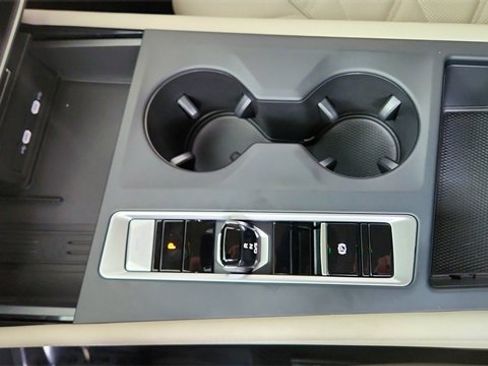 Used 2025 Volkswagen Atlas SE image 52