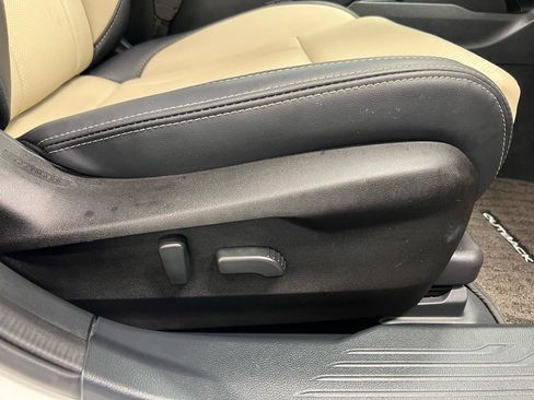 Used 2025 Subaru Outback Limited w/ Popular Package #2 AWD/4WD image 16