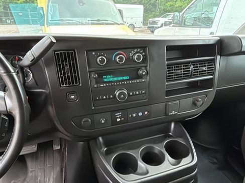 Used 2023 Chevrolet Express 3500 w/ Power Convenience Package RWD image 28