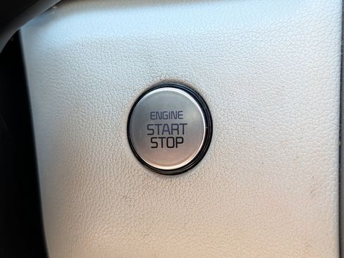 Certified 2023 Kia Sorento S AWD/4WD image 29