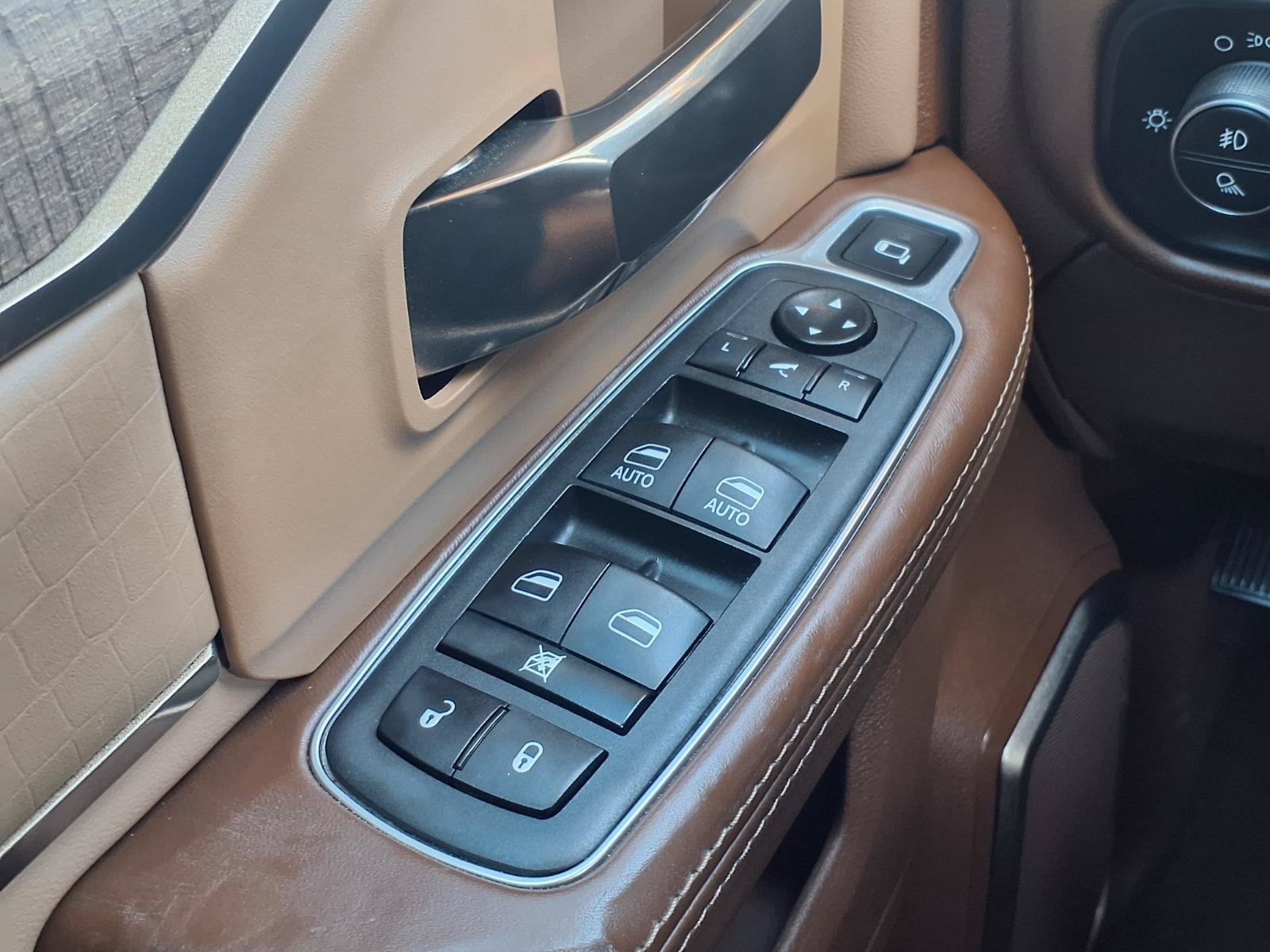 Used 2022 RAM 2500 Limited AWD/4WD image 16