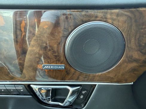 Used 2014 Jaguar XJ AWD image 32