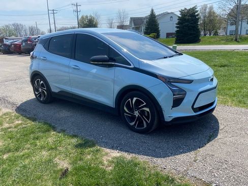 Used 2023 Chevrolet Bolt LT w/ Infotainment Package image 7