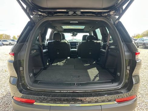 Used 2025 Jeep Grand Cherokee L Limited AWD/4WD image 15