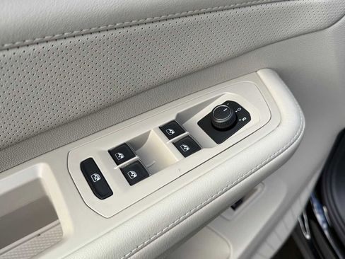 New 2026 Volkswagen Atlas SEL image 7