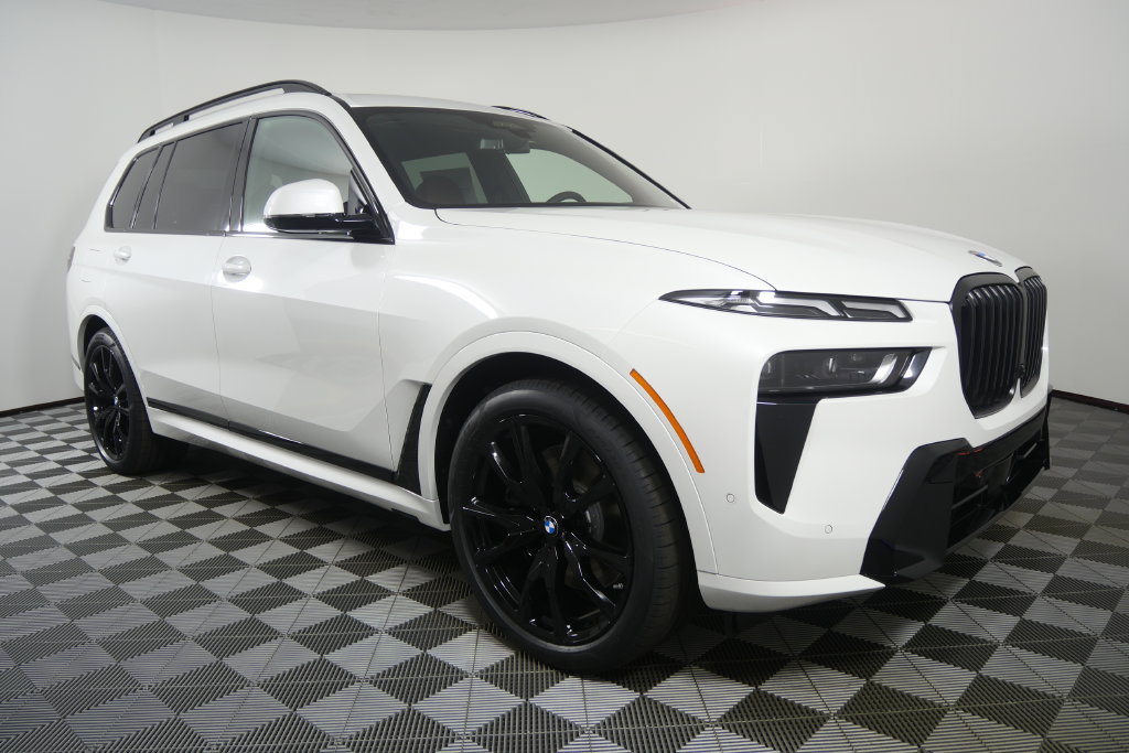 Used 2027 BMW X7 xDrive40i w/ Executive Package AWD/4WD image 2