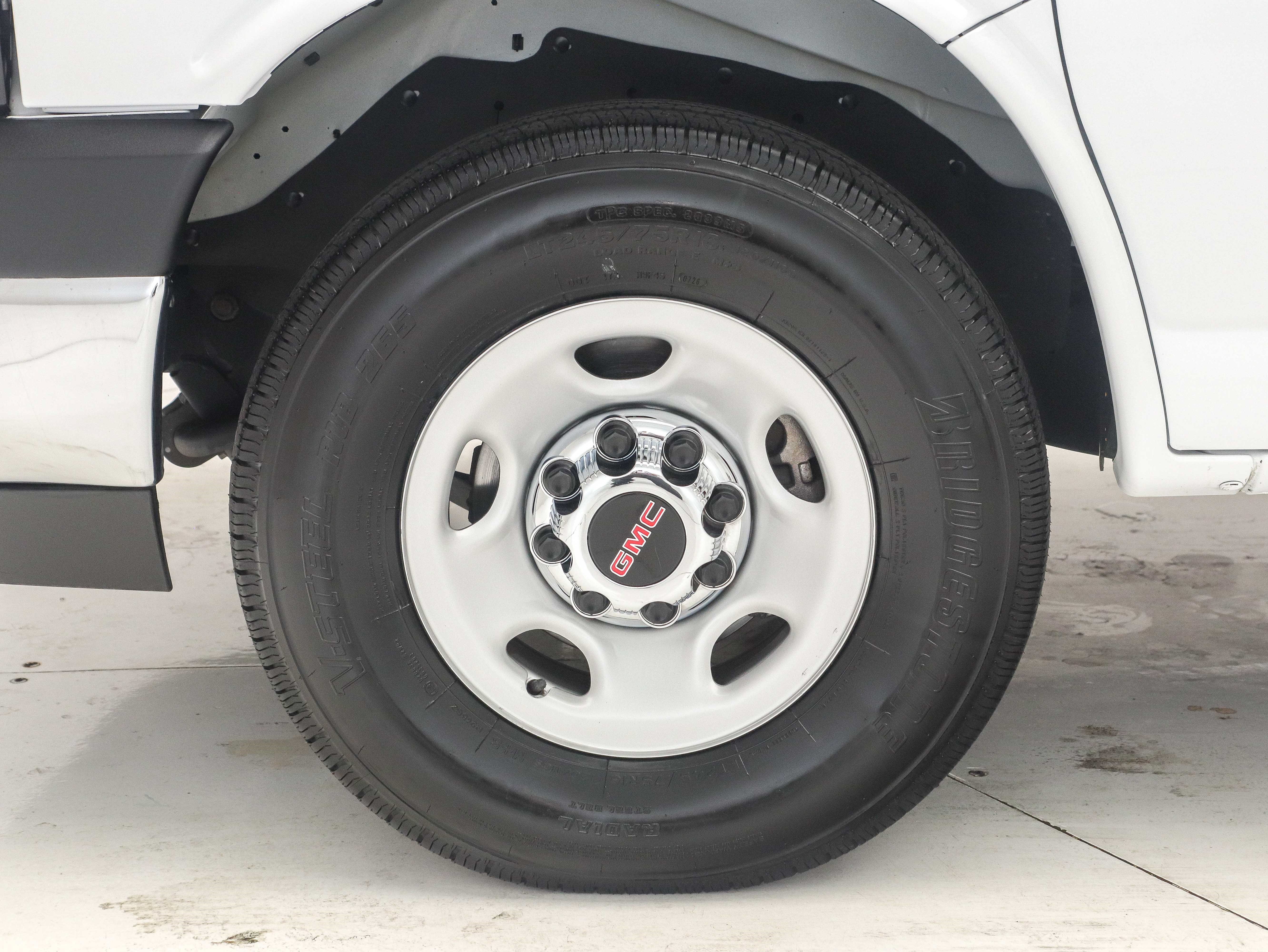 Used 2025 GMC Savana 3500 LT w/ LT Preferred Equipment Group RWD image 25