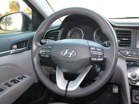 Used 2020 Hyundai Elantra SEL image 8