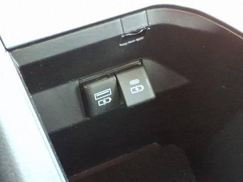Used 2023 Toyota Camry SE FWD image 31